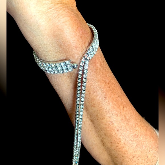 Crystal zircon bracelet with tassel - Picture 2 of 2